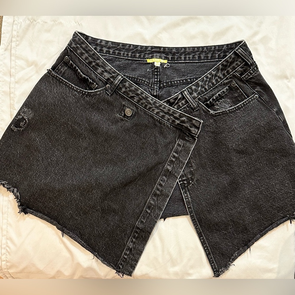 Gianni Bini Asymmetrical Black Denim Skirt - Picture 10 of 10